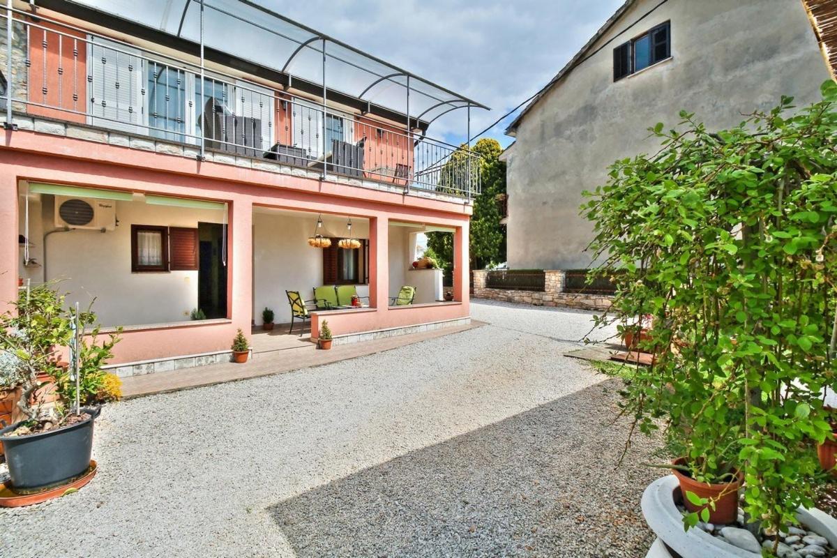 Lorena Apartments Умаг Экстерьер фото